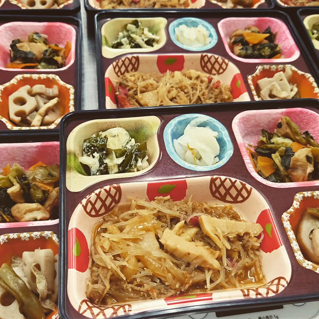 こんにちは、ライフデリです❕ 今日は5月の最終日。 毎月最終日は「蕎麦の日」ってご存知でしたか？ 江戸時代の商人が毎月末日に「何事も細く長く」という願いを込めた縁起物として、蕎麦を食べていた事に由来するそうです。 縁起物なら食べておきたいで...